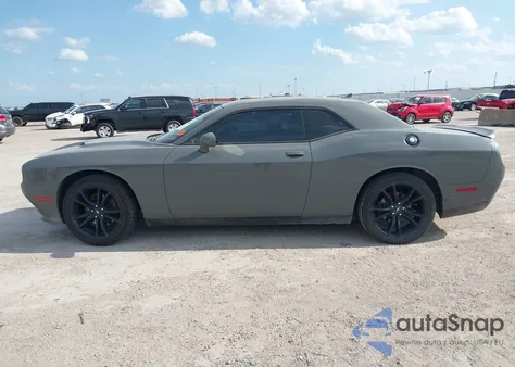 2017 Dodge Challenger Sxt Plus из США, поврежденный, VIN 2C3CDZAG5HH636653
